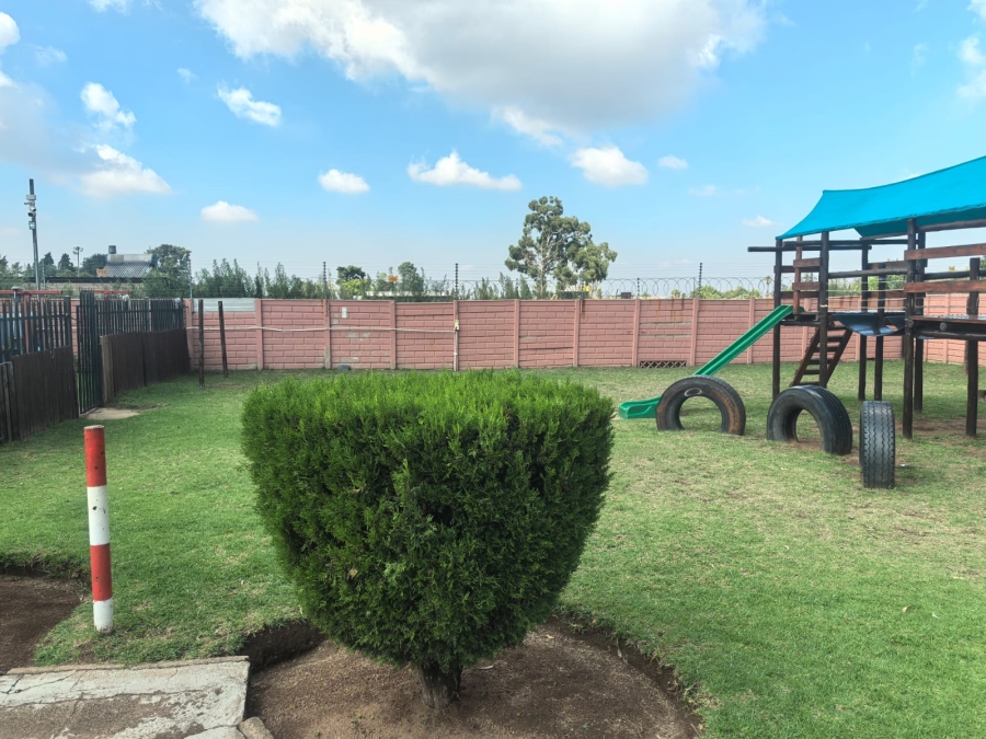2 Bedroom Property for Sale in Groblerpark Gauteng