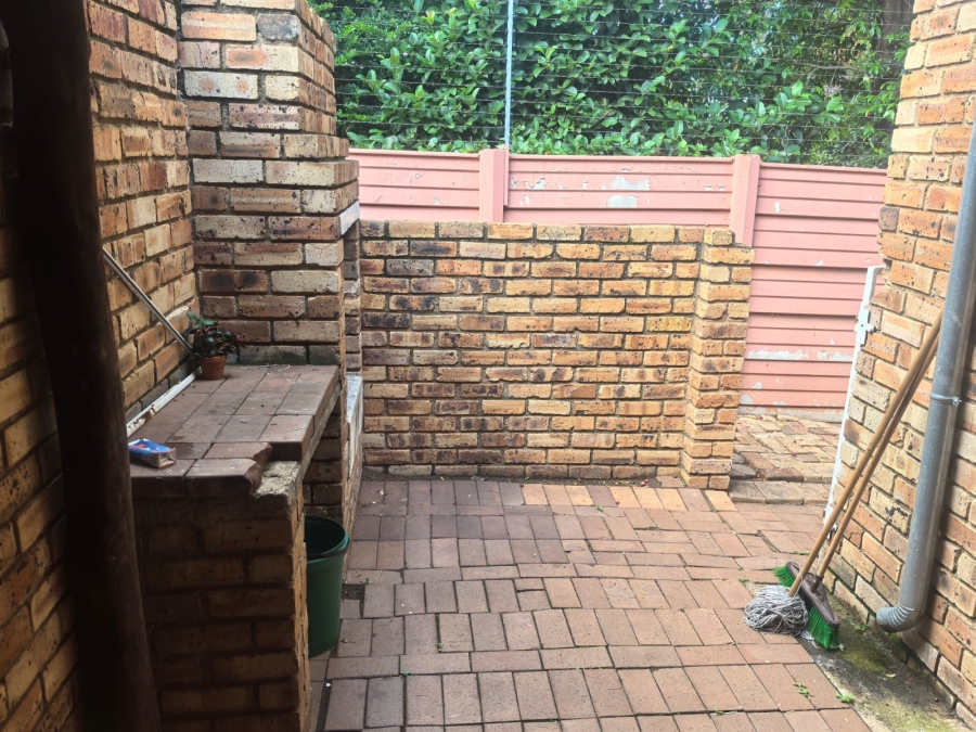 2 Bedroom Property for Sale in Groblerpark Gauteng