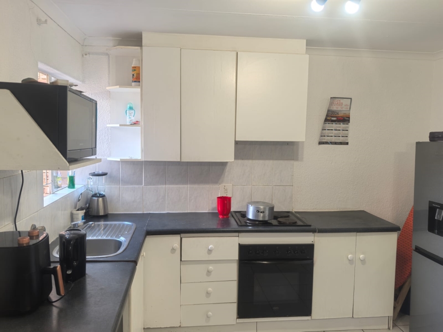 2 Bedroom Property for Sale in Groblerpark Gauteng