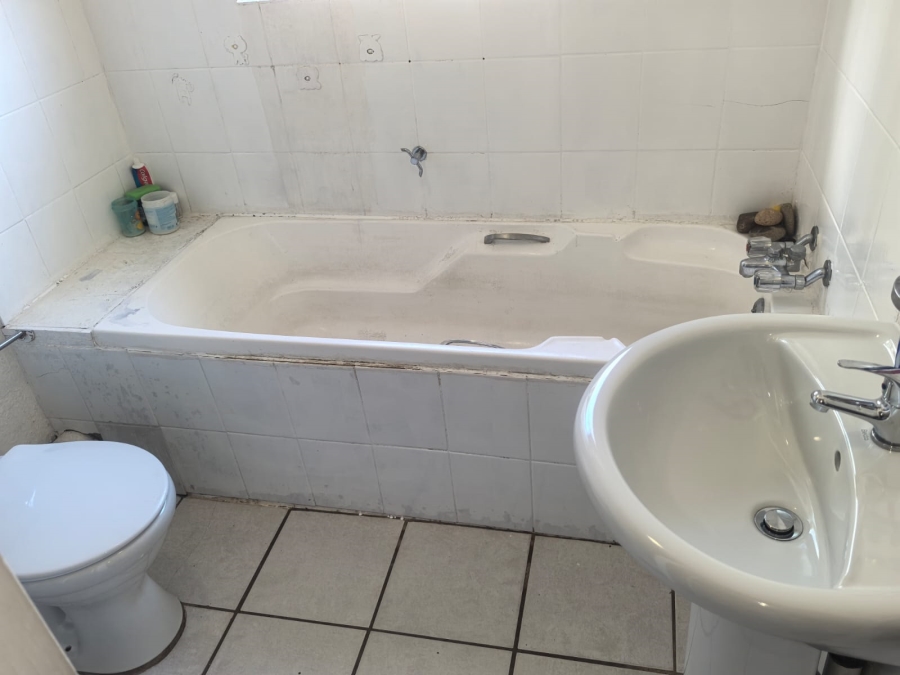 2 Bedroom Property for Sale in Groblerpark Gauteng