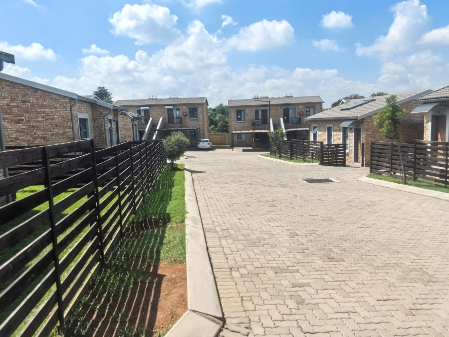 2 Bedroom Property for Sale in Groblerpark Gauteng