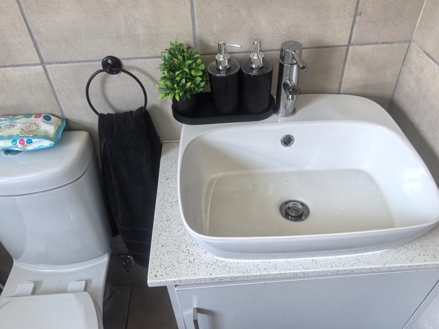 2 Bedroom Property for Sale in Groblerpark Gauteng