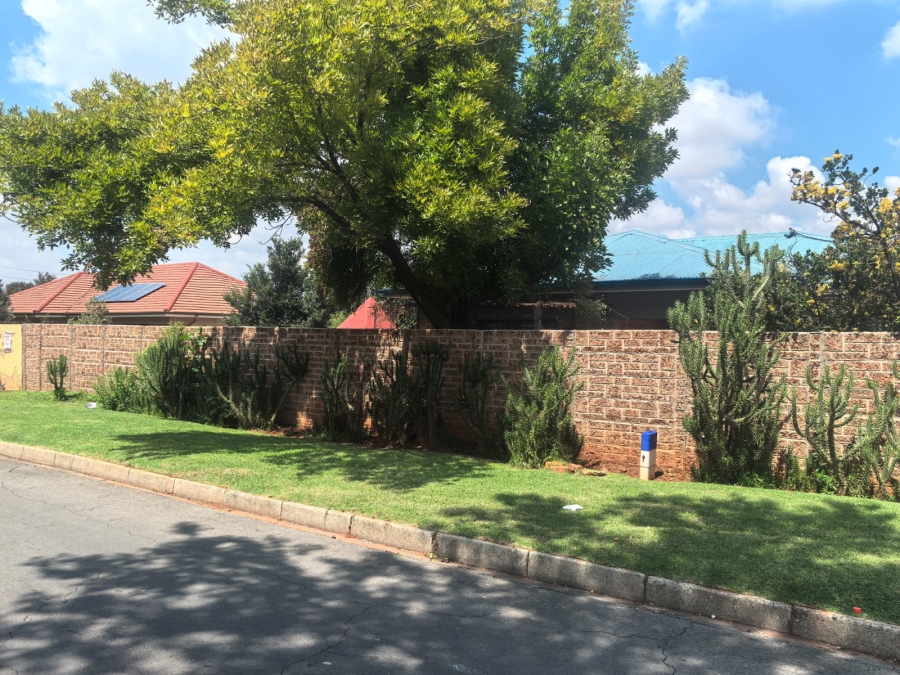 3 Bedroom Property for Sale in Maraisburg Gauteng
