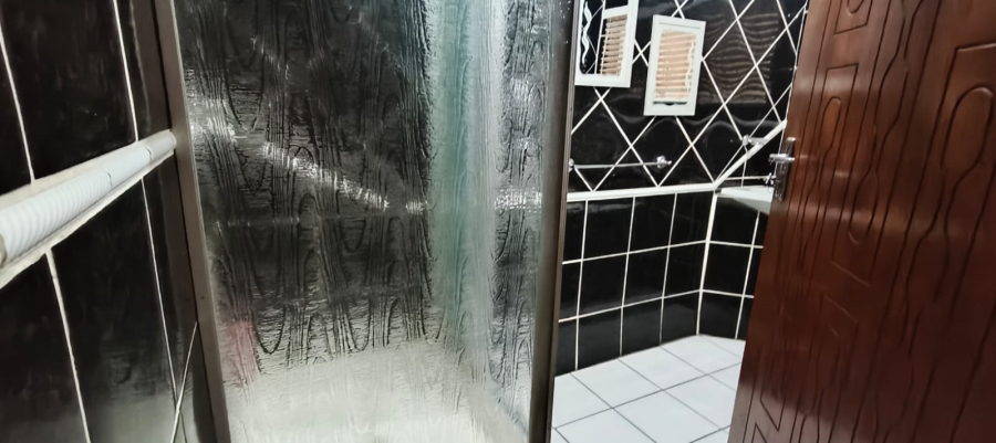 8 Bedroom Property for Sale in Pretoria Gardens Gauteng