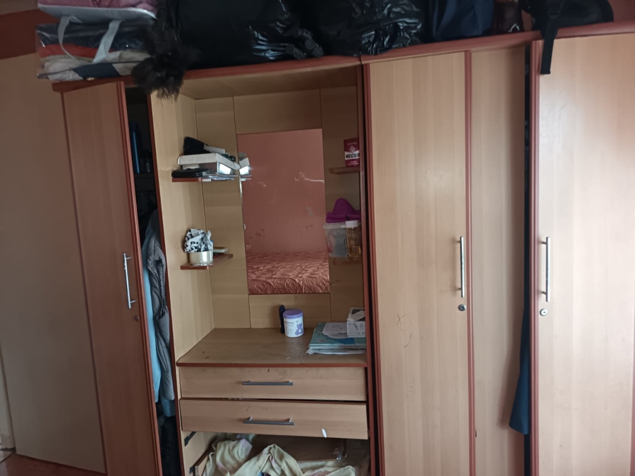 2 Bedroom Property for Sale in Ililiba Gauteng