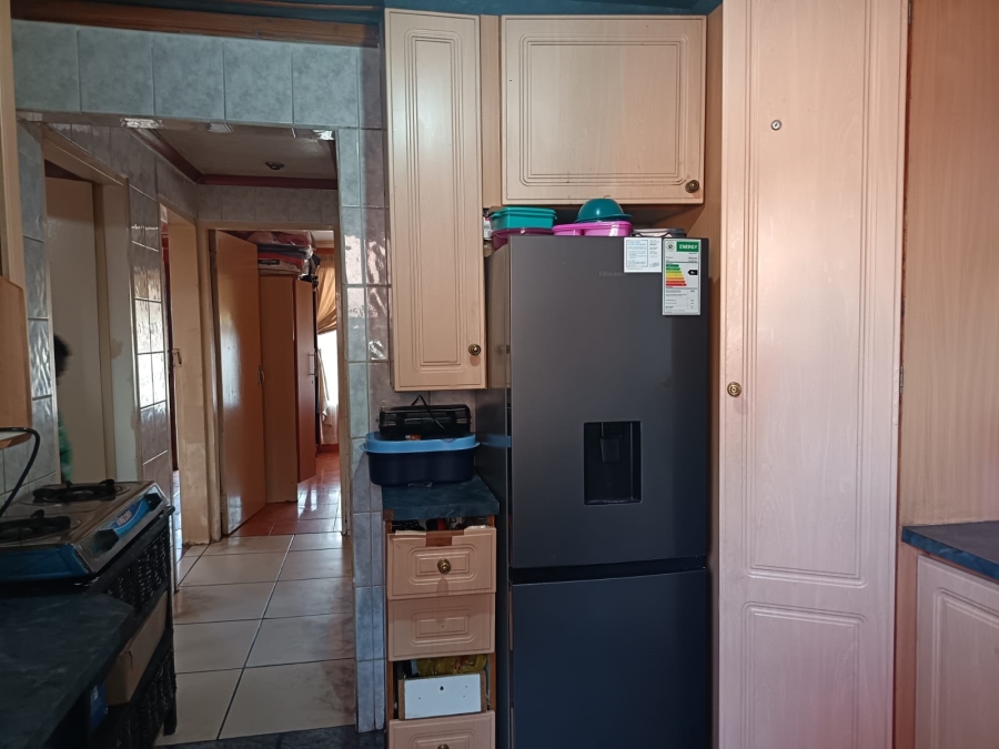 2 Bedroom Property for Sale in Ililiba Gauteng