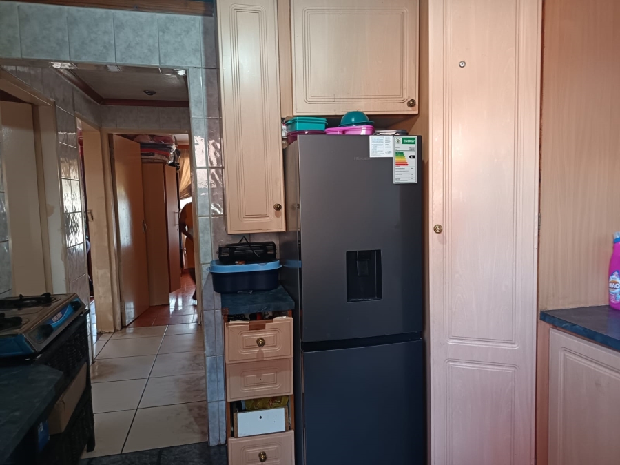 2 Bedroom Property for Sale in Ililiba Gauteng