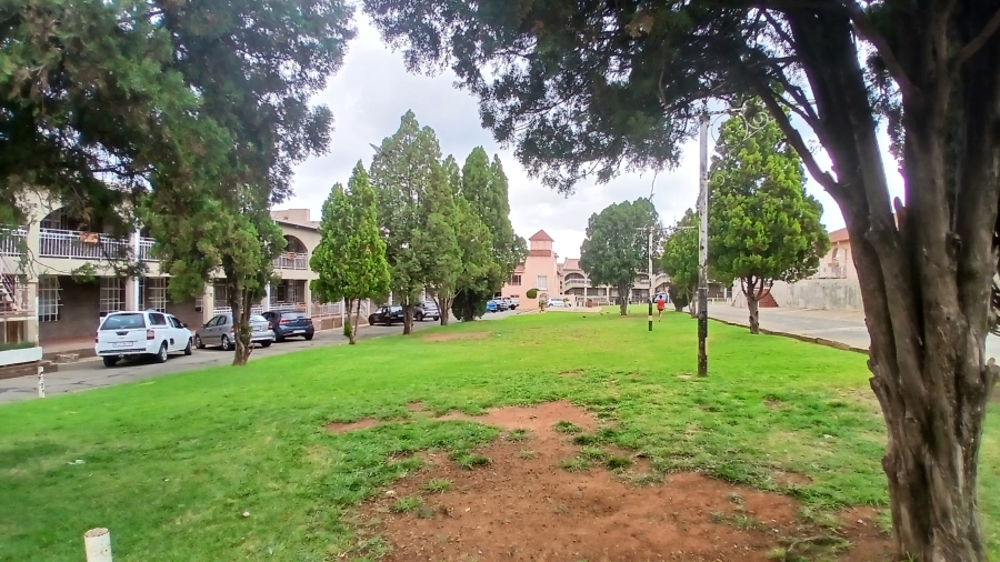 1 Bedroom Property for Sale in Albertville Gauteng