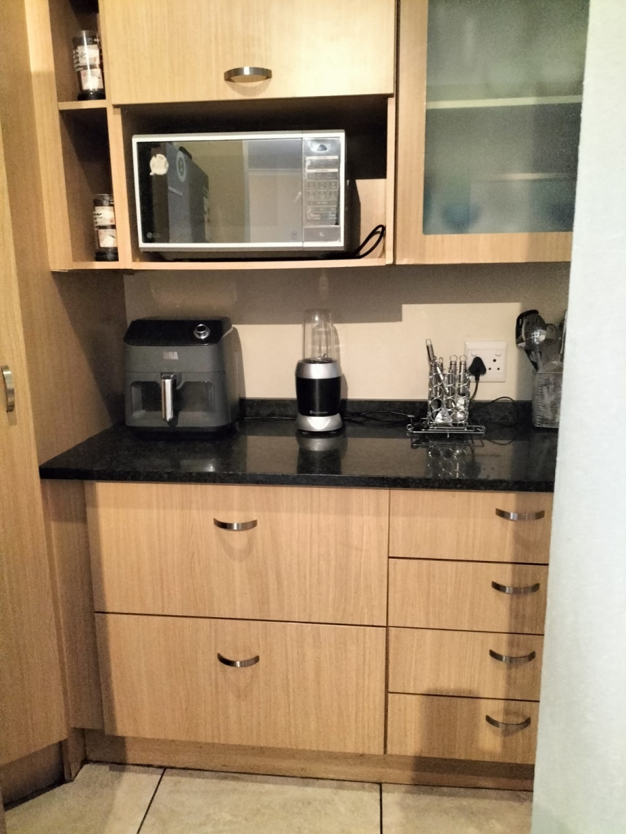 2 Bedroom Property for Sale in Beverley Gauteng