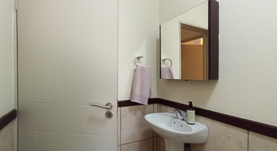 2 Bedroom Property for Sale in Beverley Gauteng