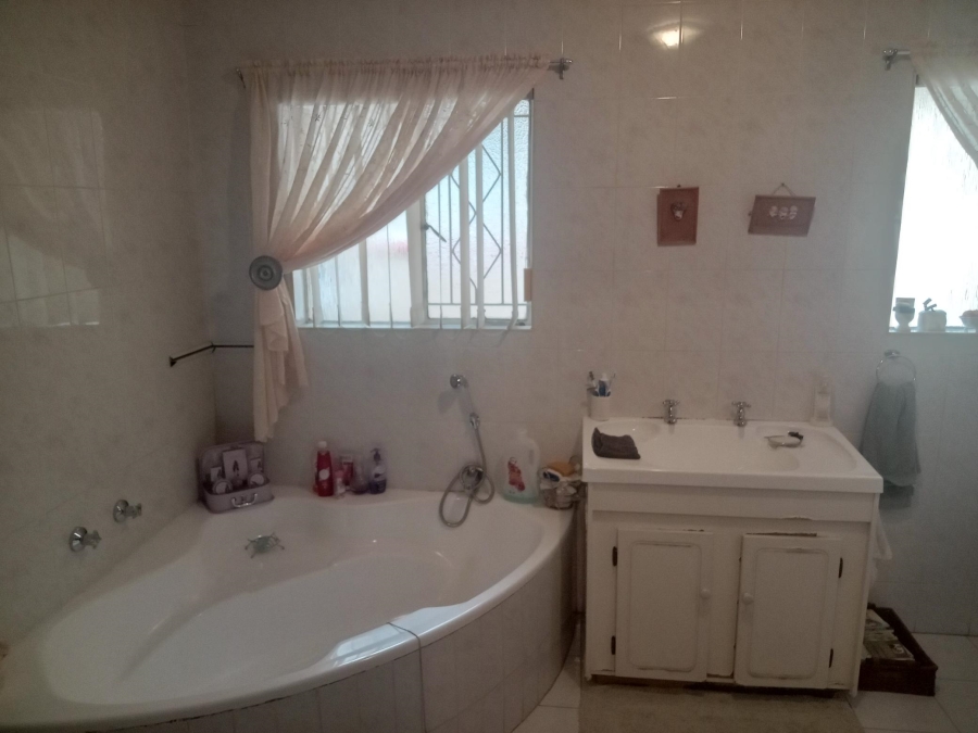 4 Bedroom Property for Sale in Ferndale Gauteng