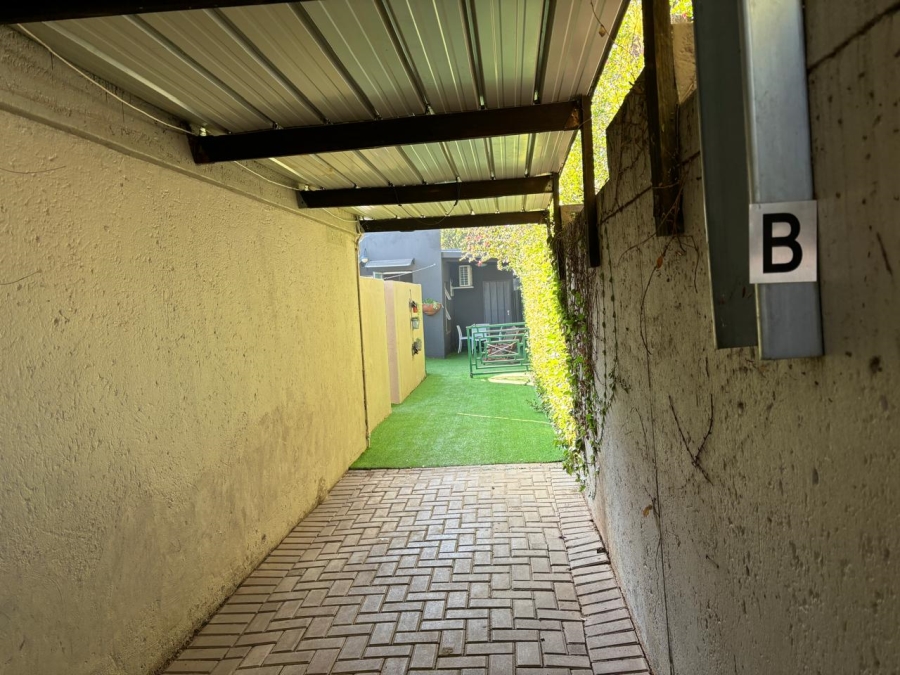 To Let 2 Bedroom Property for Rent in Silver Lakes Golf Estate Gauteng