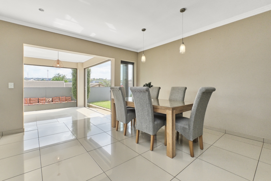 3 Bedroom Property for Sale in Barbeque Downs Gauteng