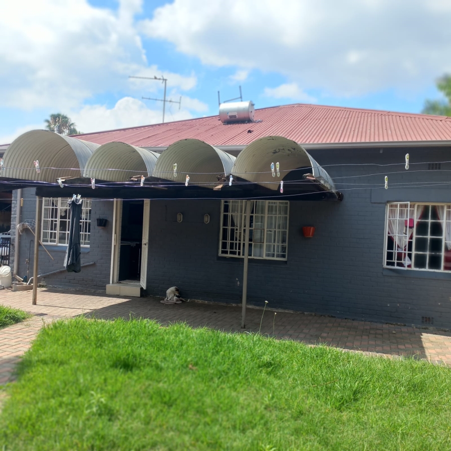 3 Bedroom Property for Sale in Orange Grove Gauteng