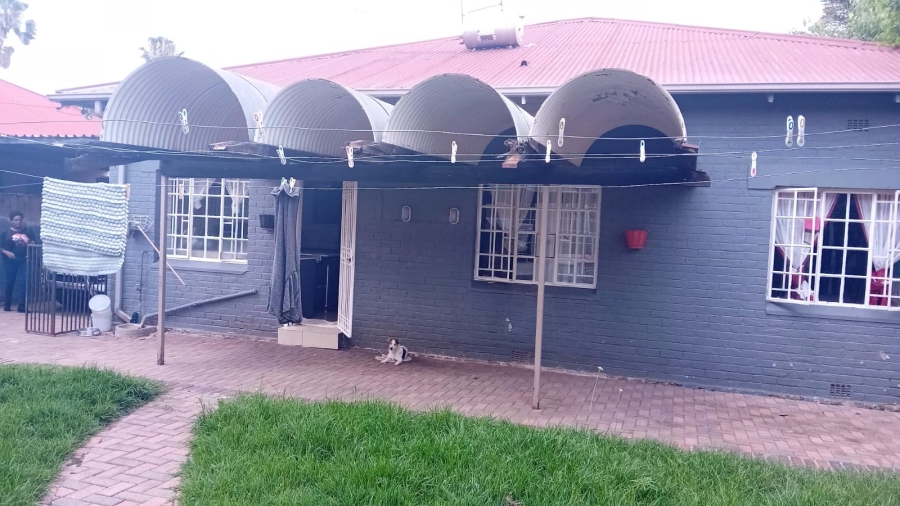 3 Bedroom Property for Sale in Orange Grove Gauteng