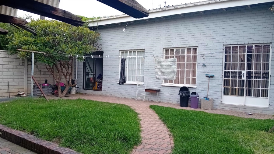 3 Bedroom Property for Sale in Orange Grove Gauteng
