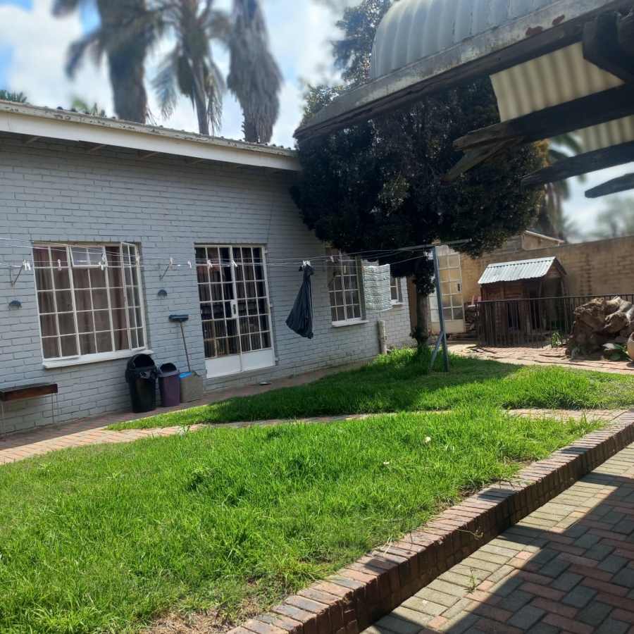 3 Bedroom Property for Sale in Orange Grove Gauteng