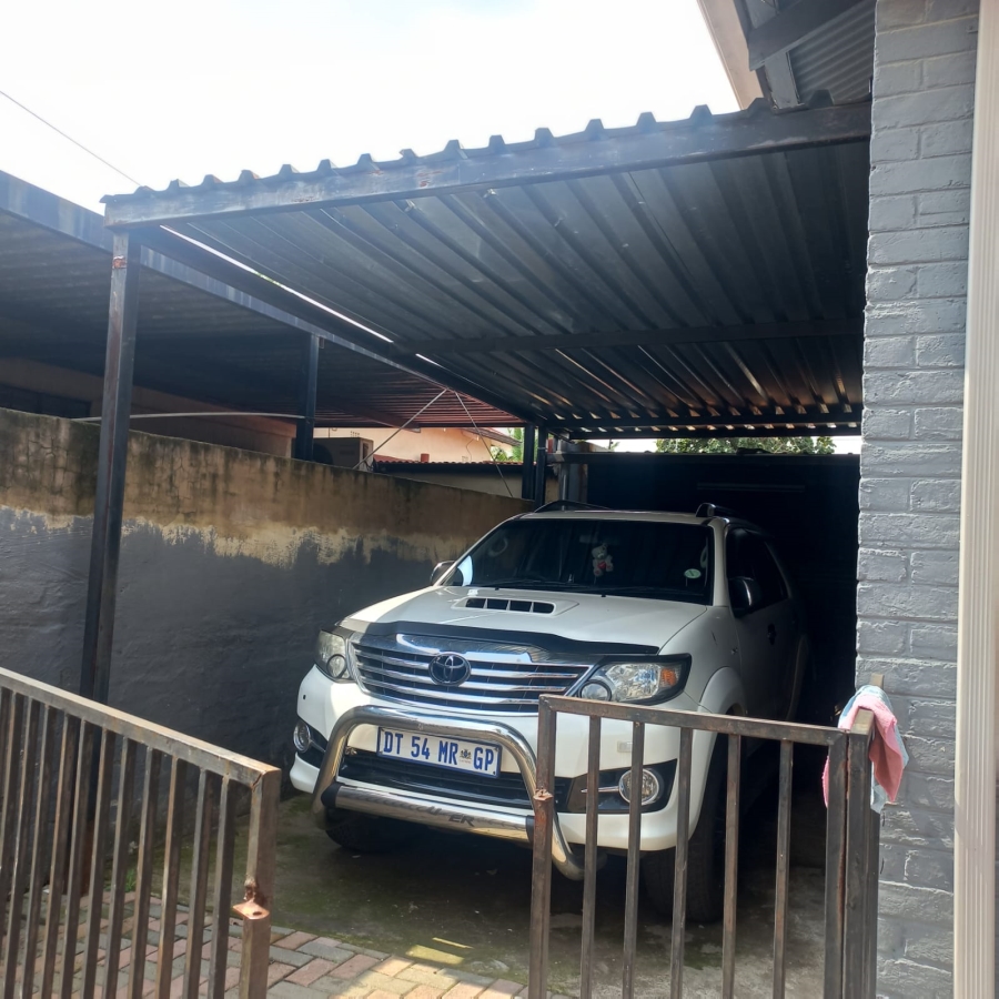 3 Bedroom Property for Sale in Orange Grove Gauteng