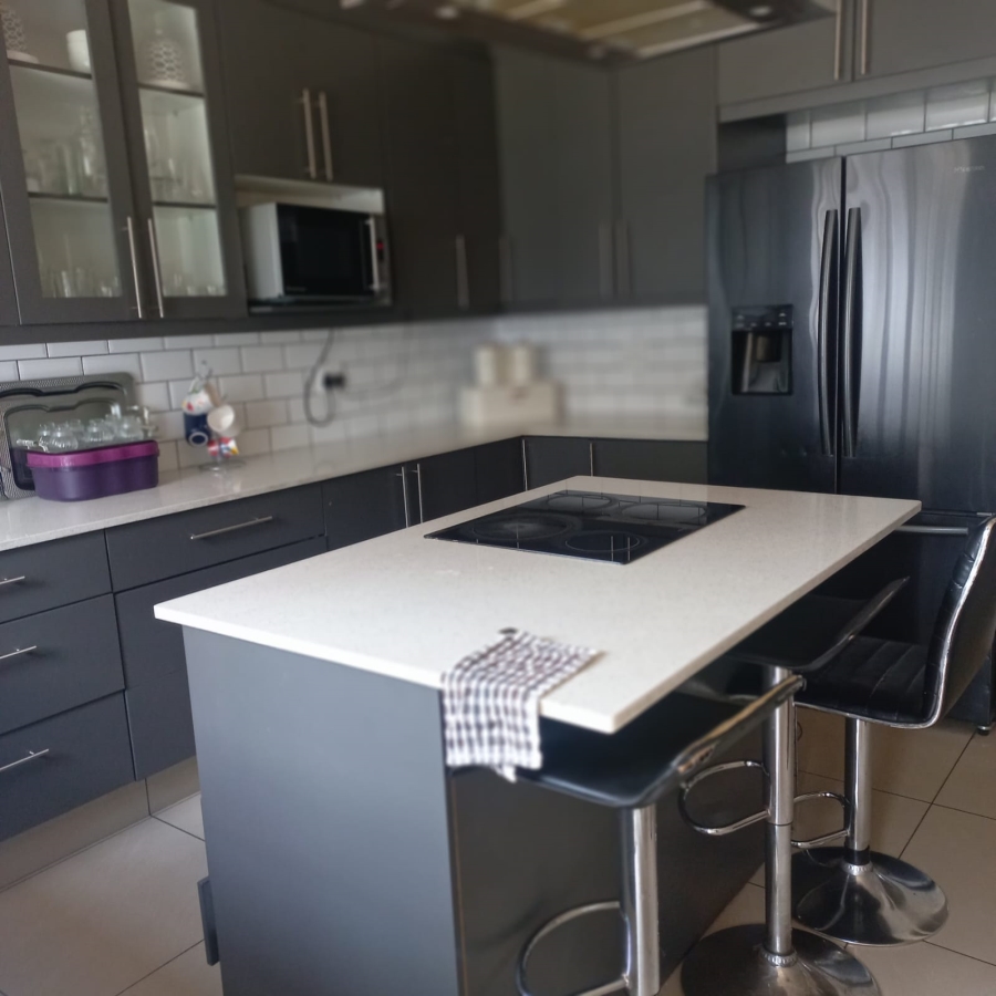 3 Bedroom Property for Sale in Orange Grove Gauteng