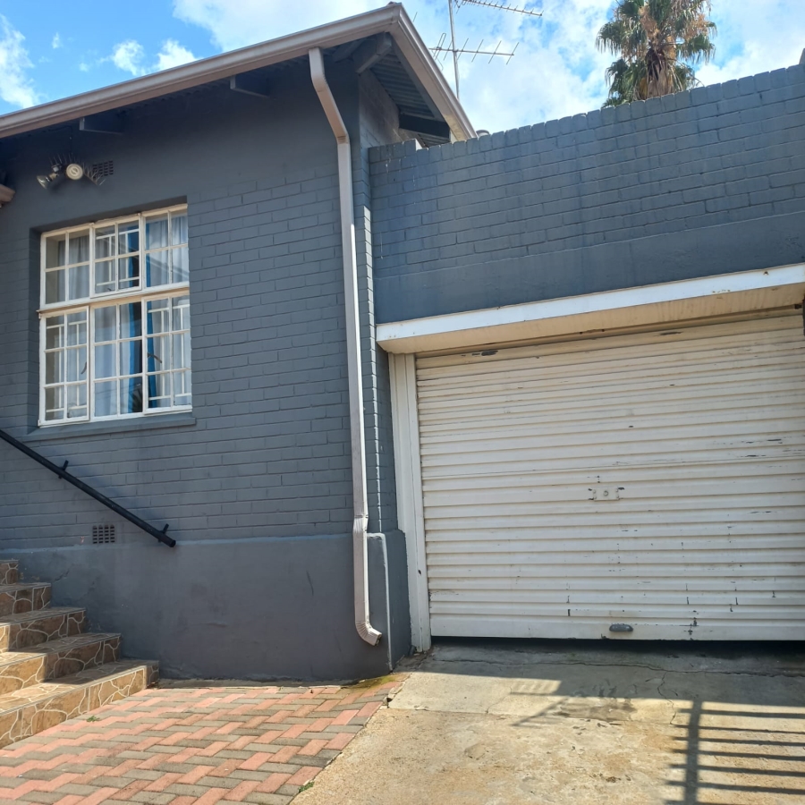 3 Bedroom Property for Sale in Orange Grove Gauteng