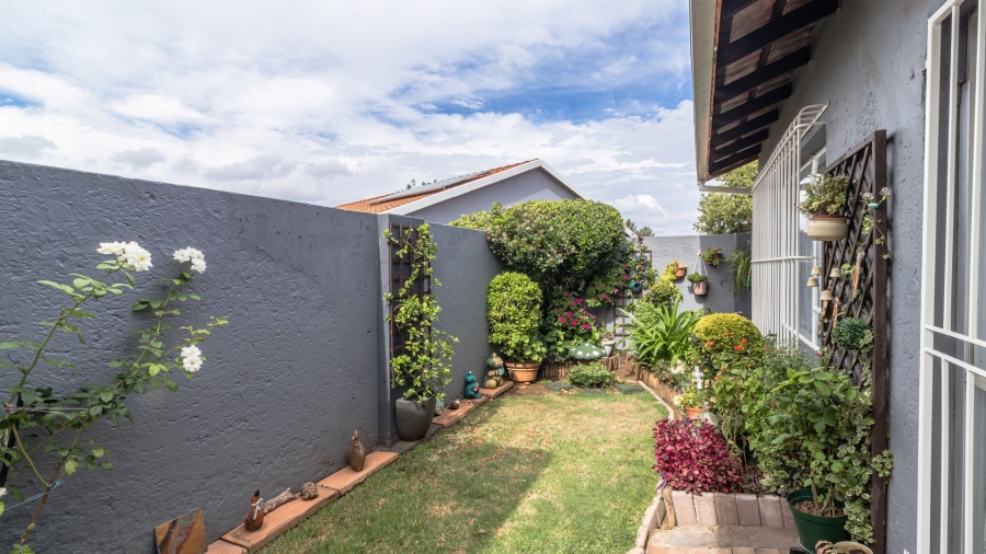2 Bedroom Property for Sale in Raceview Gauteng