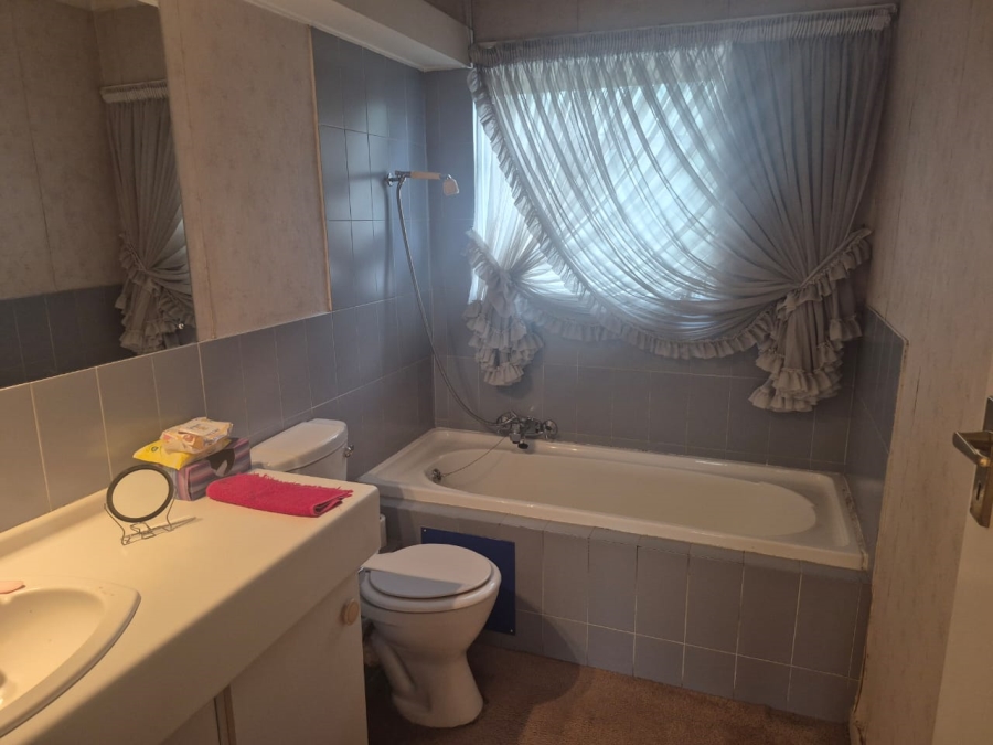 3 Bedroom Property for Sale in Rembrandt Park Gauteng
