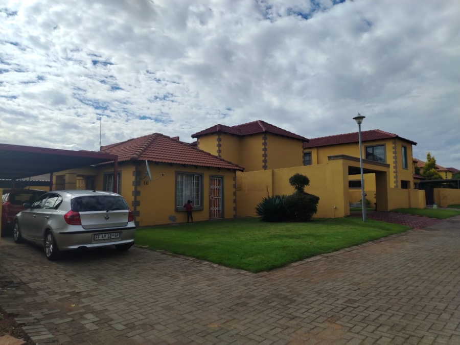 2 Bedroom Property for Sale in Roodekop Gauteng