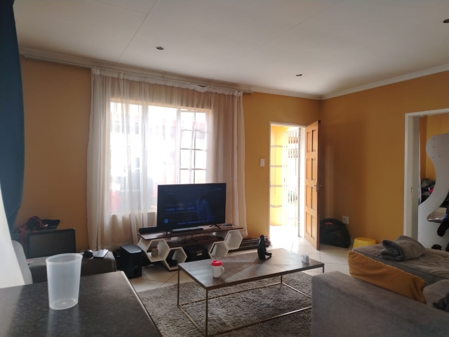 2 Bedroom Property for Sale in Roodekop Gauteng