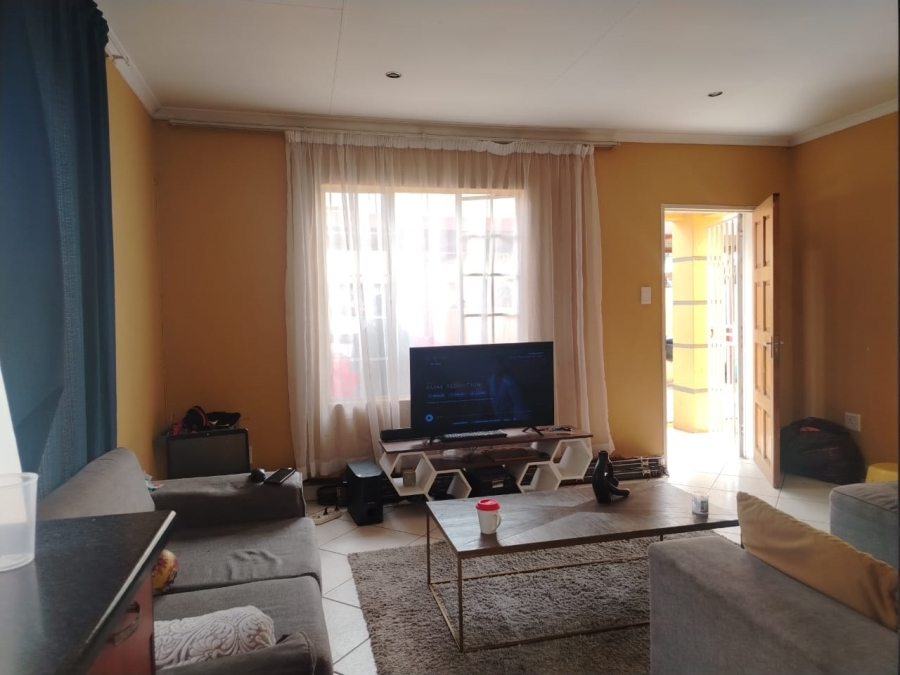 2 Bedroom Property for Sale in Roodekop Gauteng