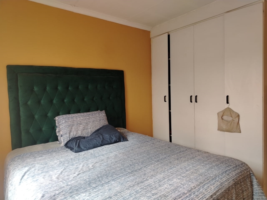 2 Bedroom Property for Sale in Roodekop Gauteng