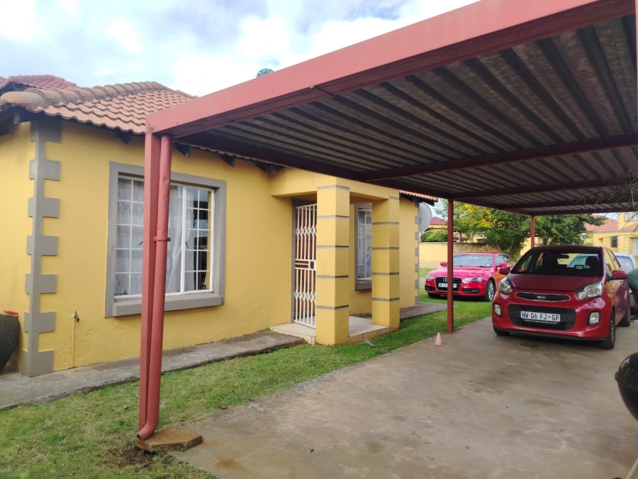 2 Bedroom Property for Sale in Roodekop Gauteng