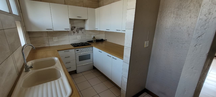 2 Bedroom Property for Sale in Lakefield Gauteng