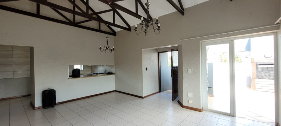 2 Bedroom Property for Sale in Lakefield Gauteng
