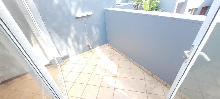 2 Bedroom Property for Sale in Lakefield Gauteng