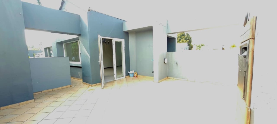 2 Bedroom Property for Sale in Lakefield Gauteng