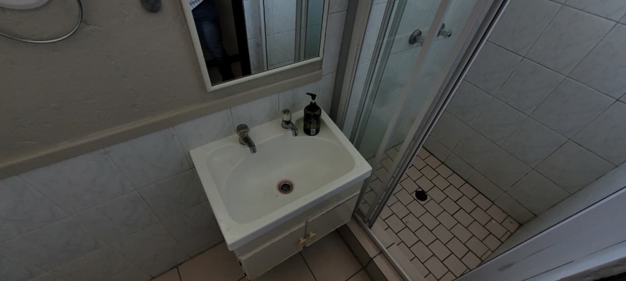 2 Bedroom Property for Sale in Lakefield Gauteng