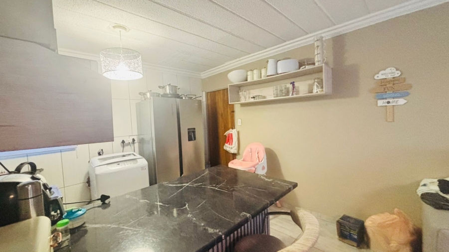 2 Bedroom Property for Sale in Ravenswood Gauteng