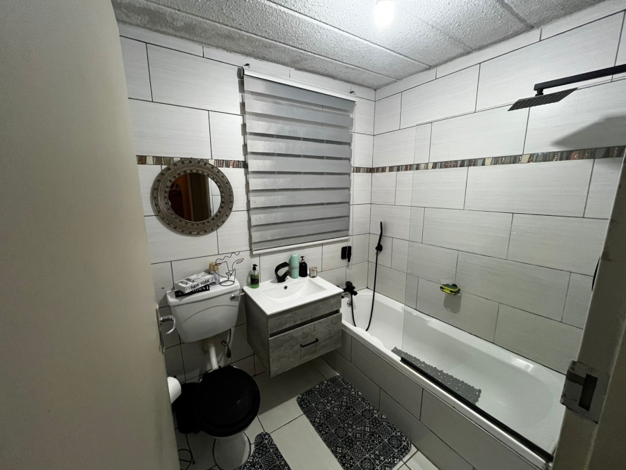 2 Bedroom Property for Sale in Ravenswood Gauteng