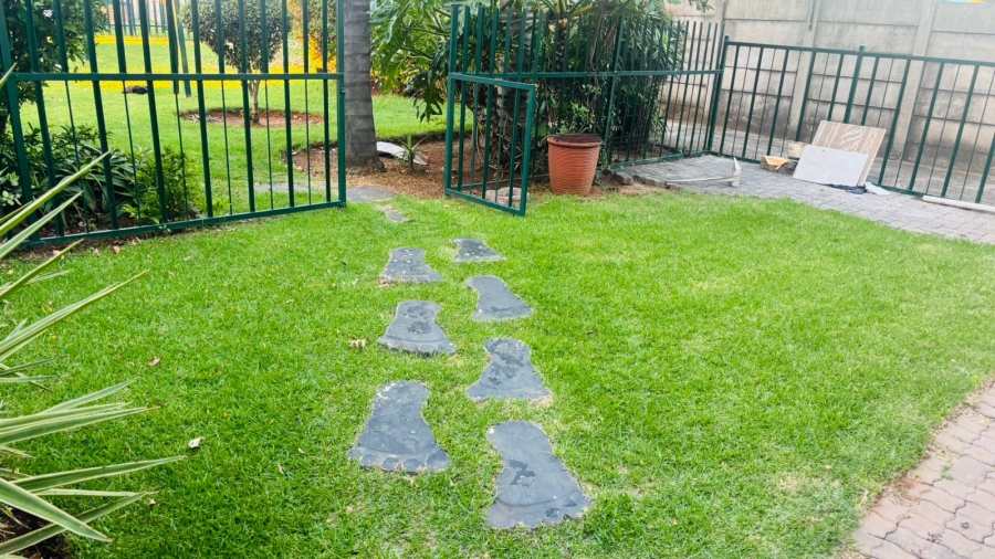 2 Bedroom Property for Sale in Ravenswood Gauteng