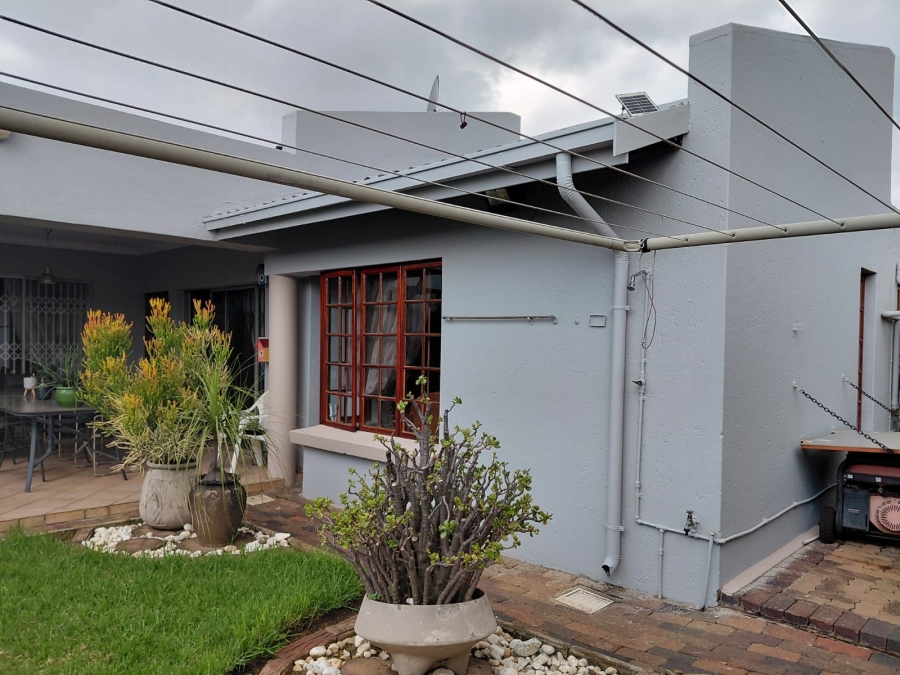 3 Bedroom Property for Sale in Sunward Park Gauteng