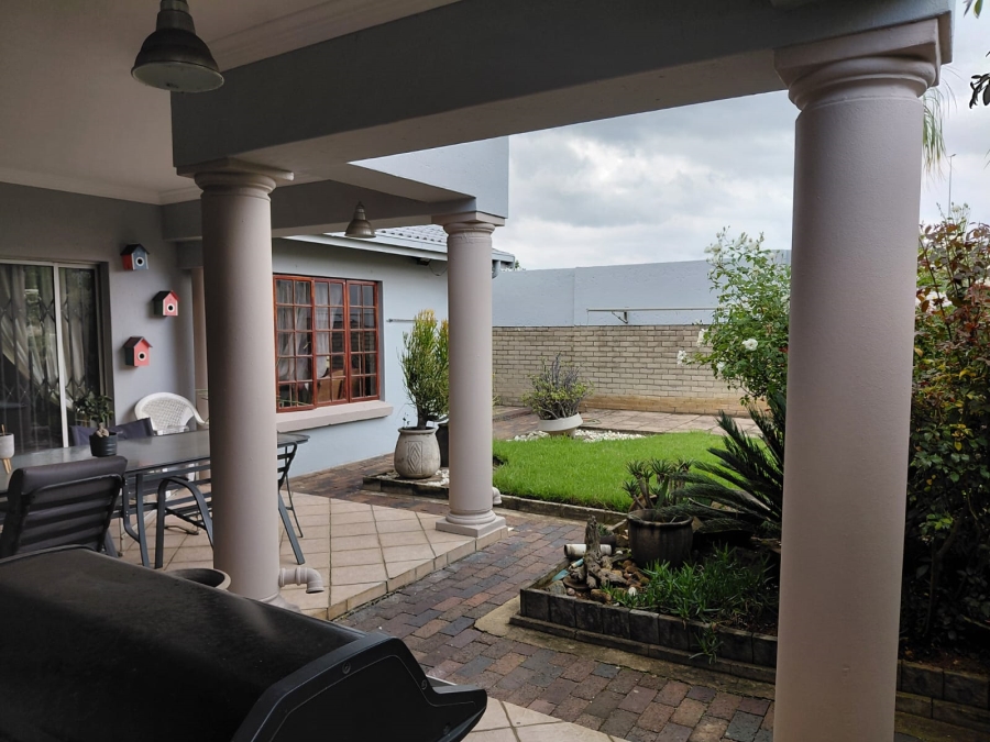 3 Bedroom Property for Sale in Sunward Park Gauteng