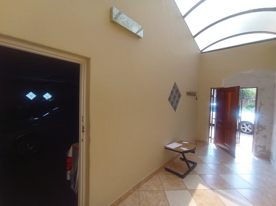 3 Bedroom Property for Sale in Mulbarton Gauteng