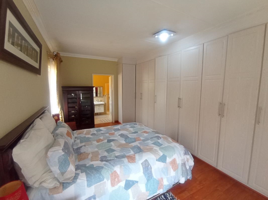 3 Bedroom Property for Sale in Mulbarton Gauteng