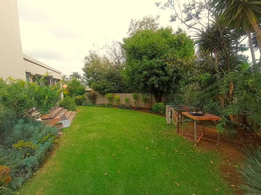 3 Bedroom Property for Sale in Mulbarton Gauteng