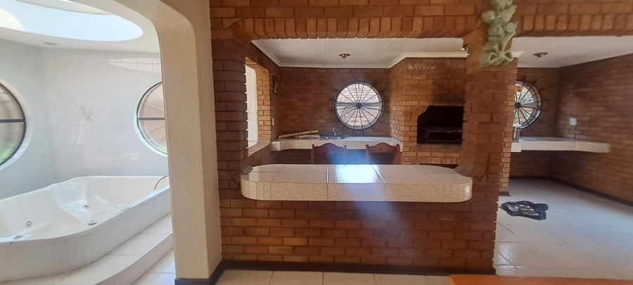 5 Bedroom Property for Sale in Sunward Park Gauteng