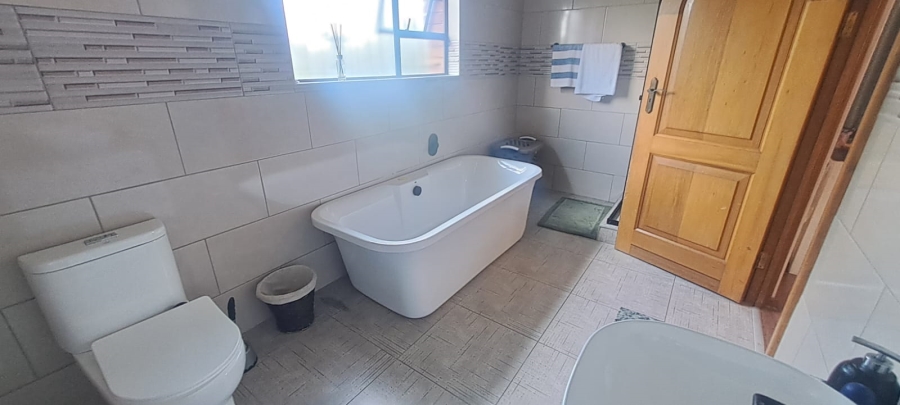 5 Bedroom Property for Sale in Sunward Park Gauteng