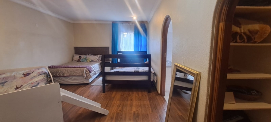 5 Bedroom Property for Sale in Sunward Park Gauteng