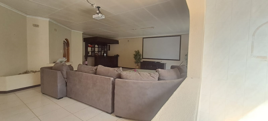 5 Bedroom Property for Sale in Sunward Park Gauteng