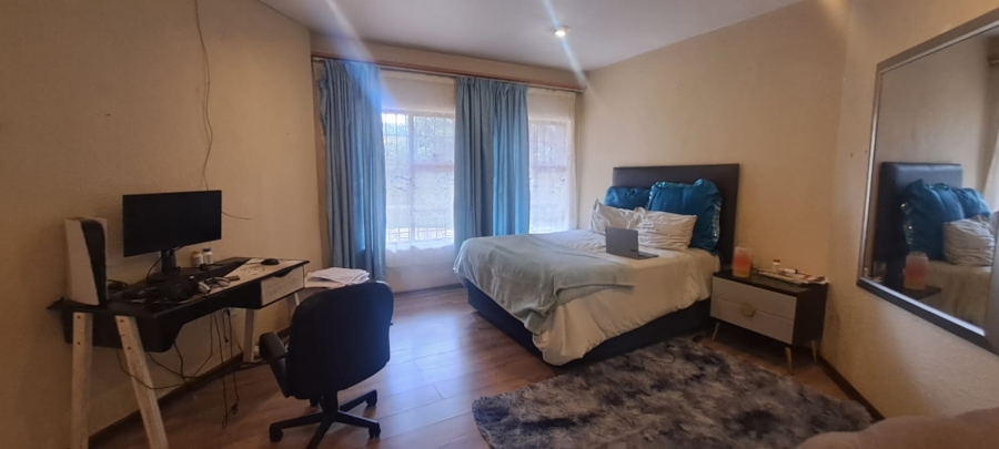 5 Bedroom Property for Sale in Sunward Park Gauteng
