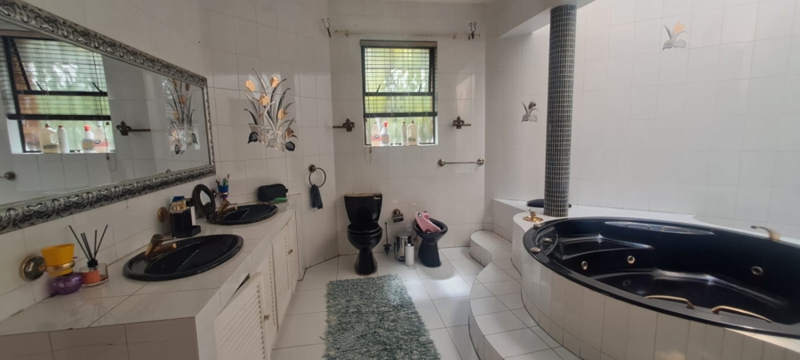 5 Bedroom Property for Sale in Sunward Park Gauteng